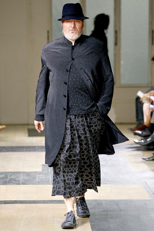 Paris Fashion Week | Yohji Yamamoto Spring/Summer 2012 - Por Homme ...