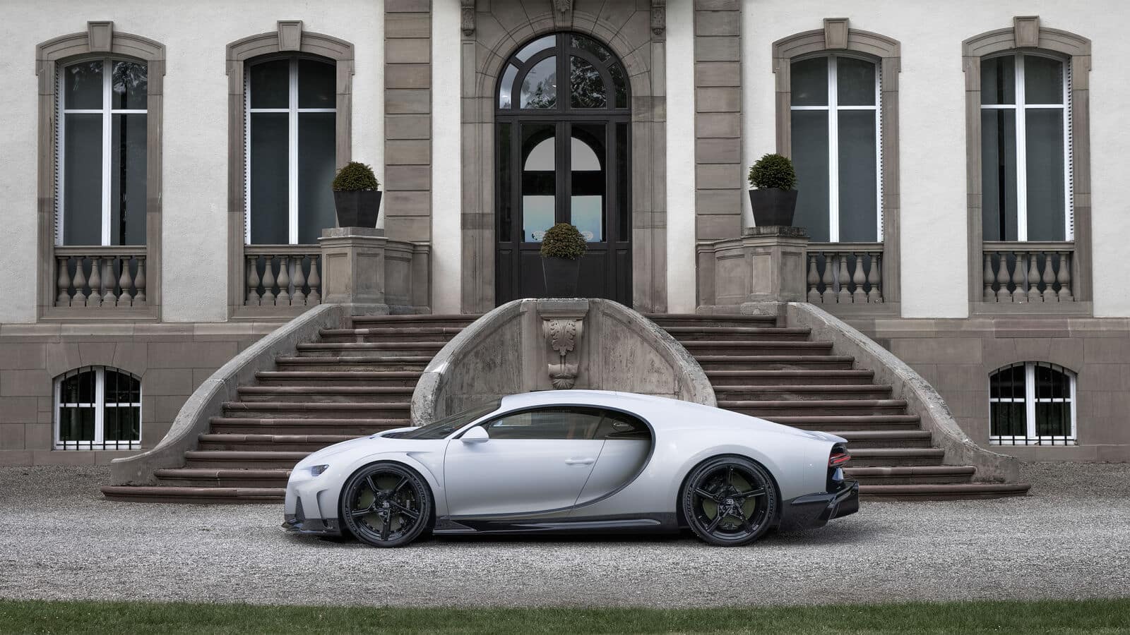 Bugatti Delivers One Of The First M Chiron Super Sports Por Homme