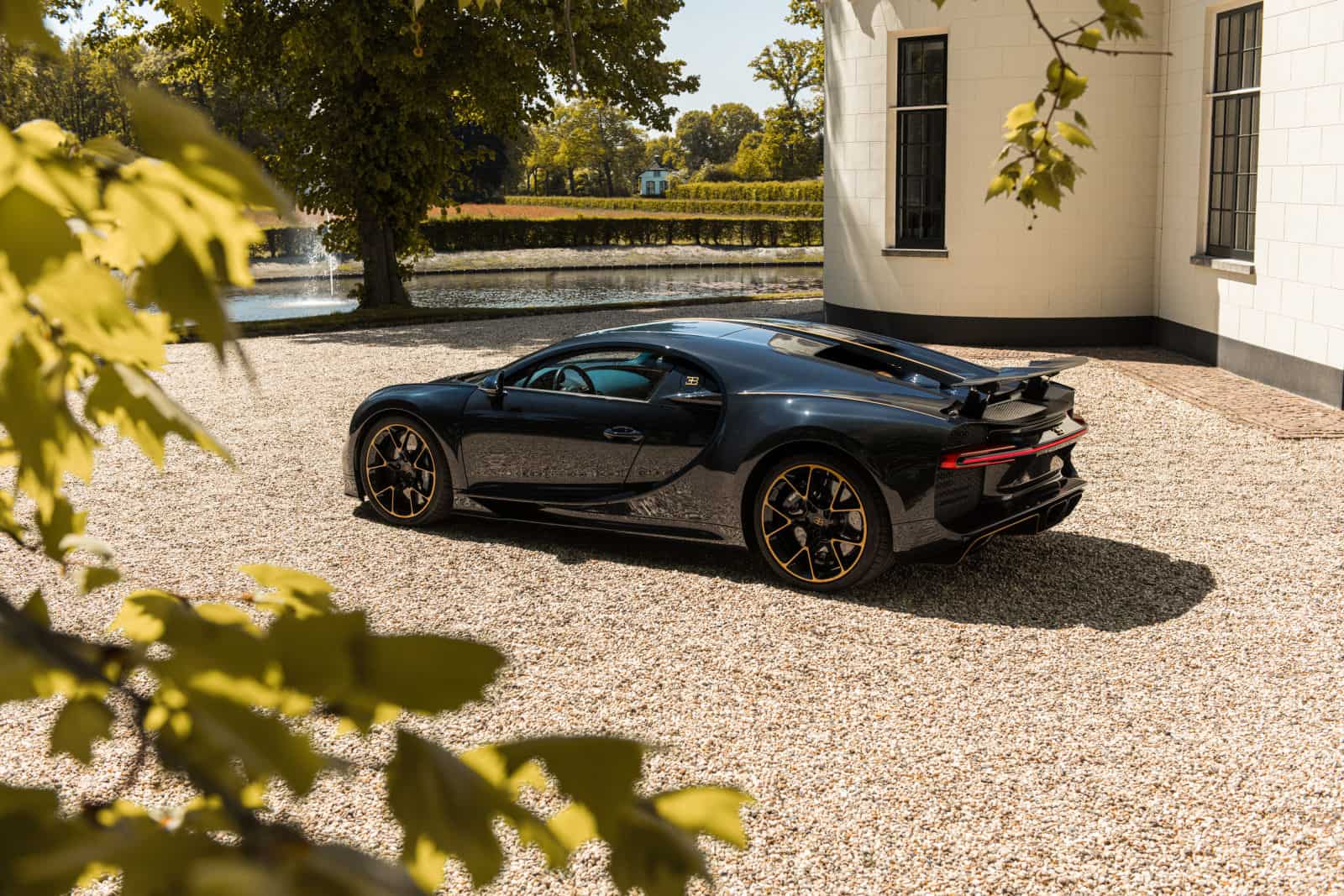 Three Exclusive Bugatti Chiron L'Ébé Models Pay Homage to Bugatti's  Daughter - Por Homme - Contemporary Men's Lifestyle Magazine