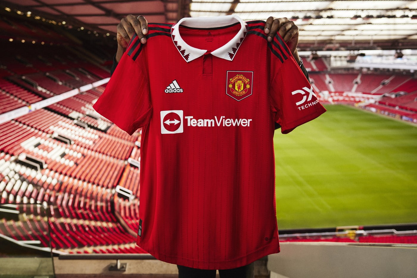 REVEALING MANCHESTER UNITED 2021/22 HOME JERSEY: A MODERN DESIGN TO CLASSIC  CLUB STYLES