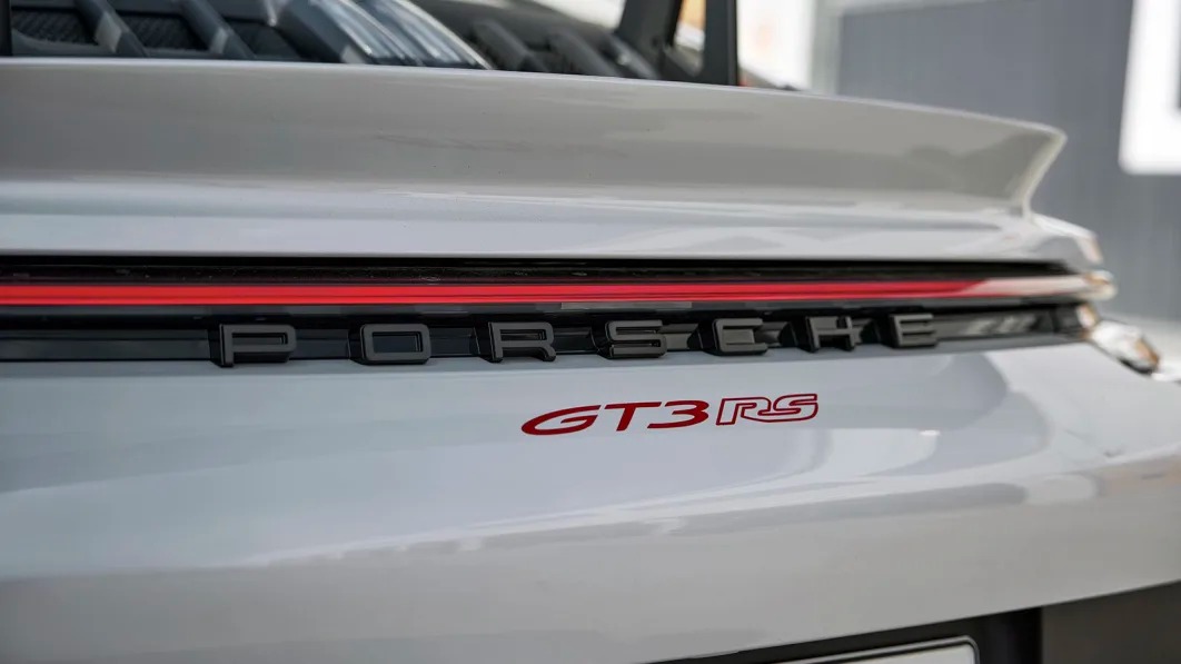 2023 Porsche 911 GT3 RS Has 518 HP and Insane Aero Elements