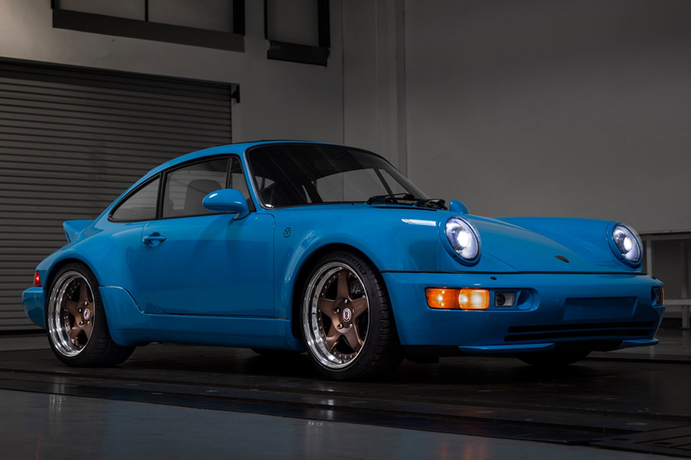 Everrati Introduces Restomod Mexico Blue Porsche Por Homme Contemporary Men S