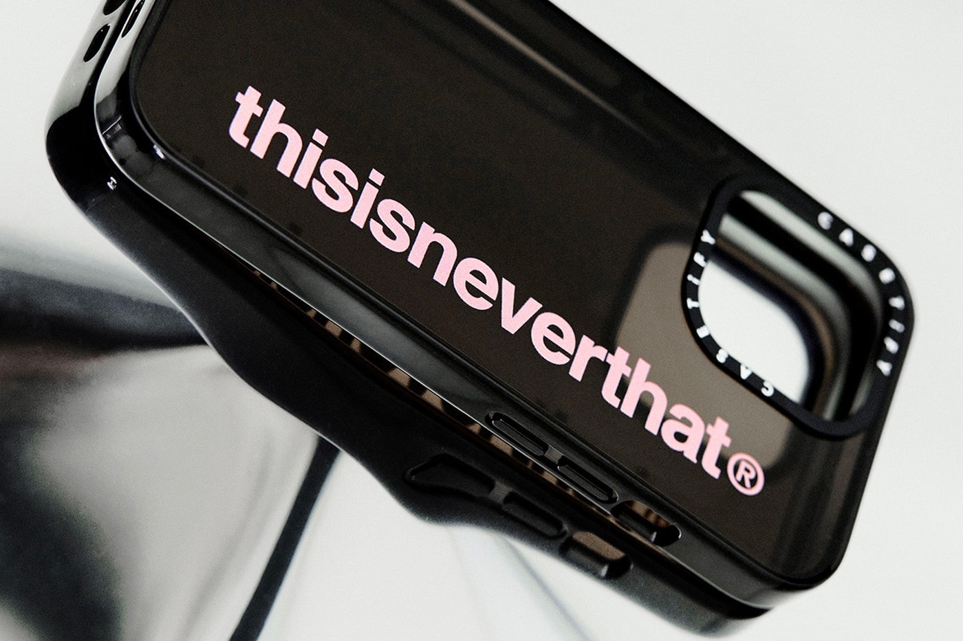 thisisneverthat x CASETiFY Dresses Up Techware - Por Homme