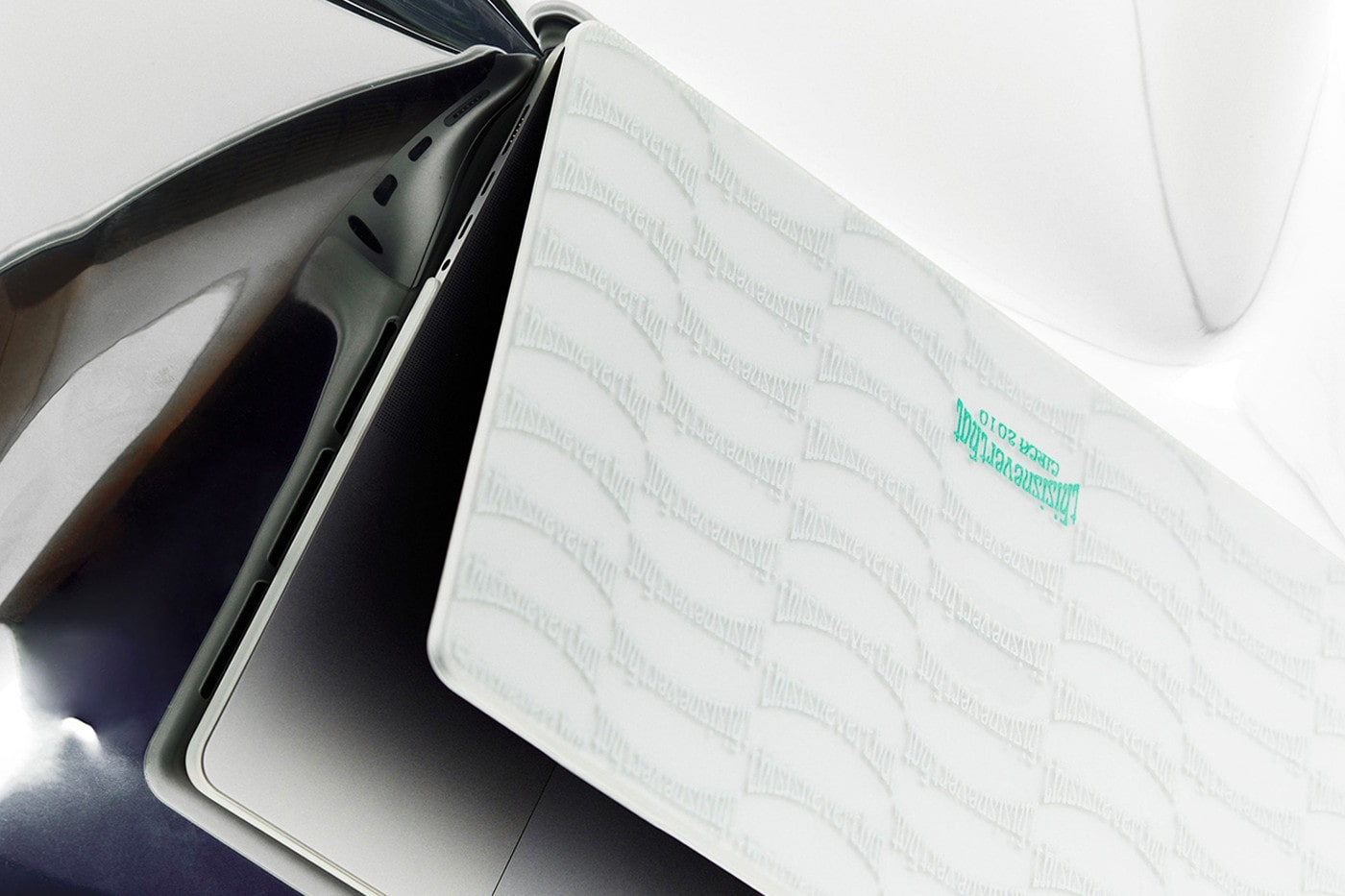 thisisneverthat x CASETiFY Dresses Up Techware - Por Homme thisisneverthat x CASETiFY Dresses Up Techware - Por Homme